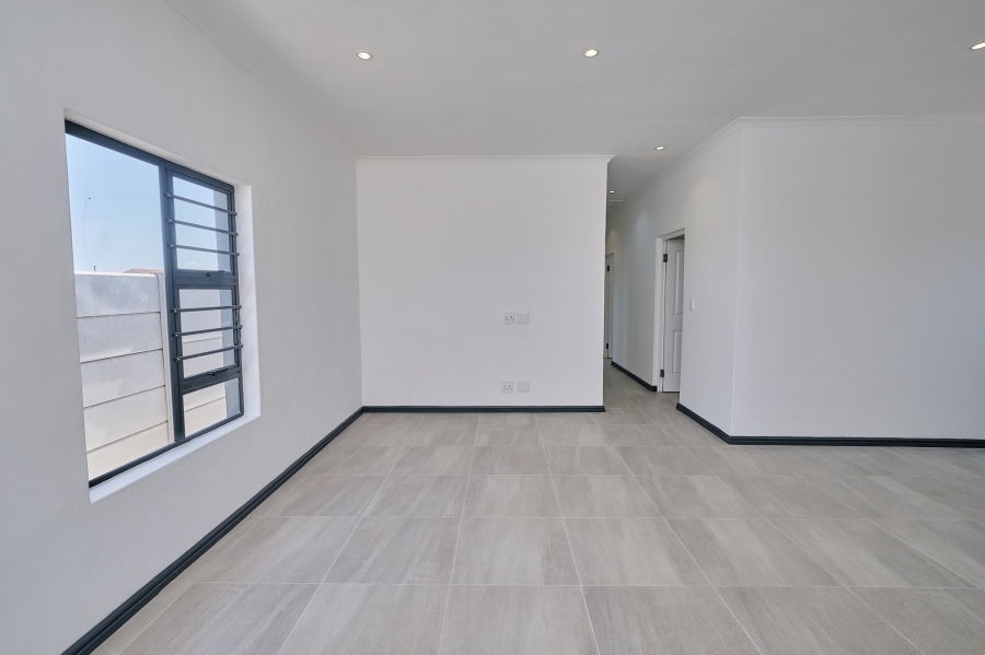 3 Bedroom Property for Sale in Houghton Place Western Cape